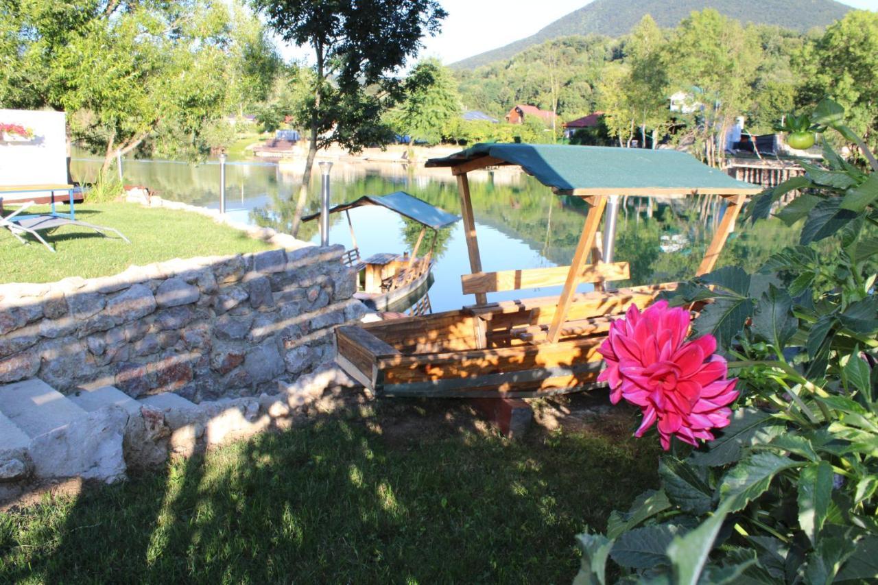 Am Una Lux House Bihac Exterior photo