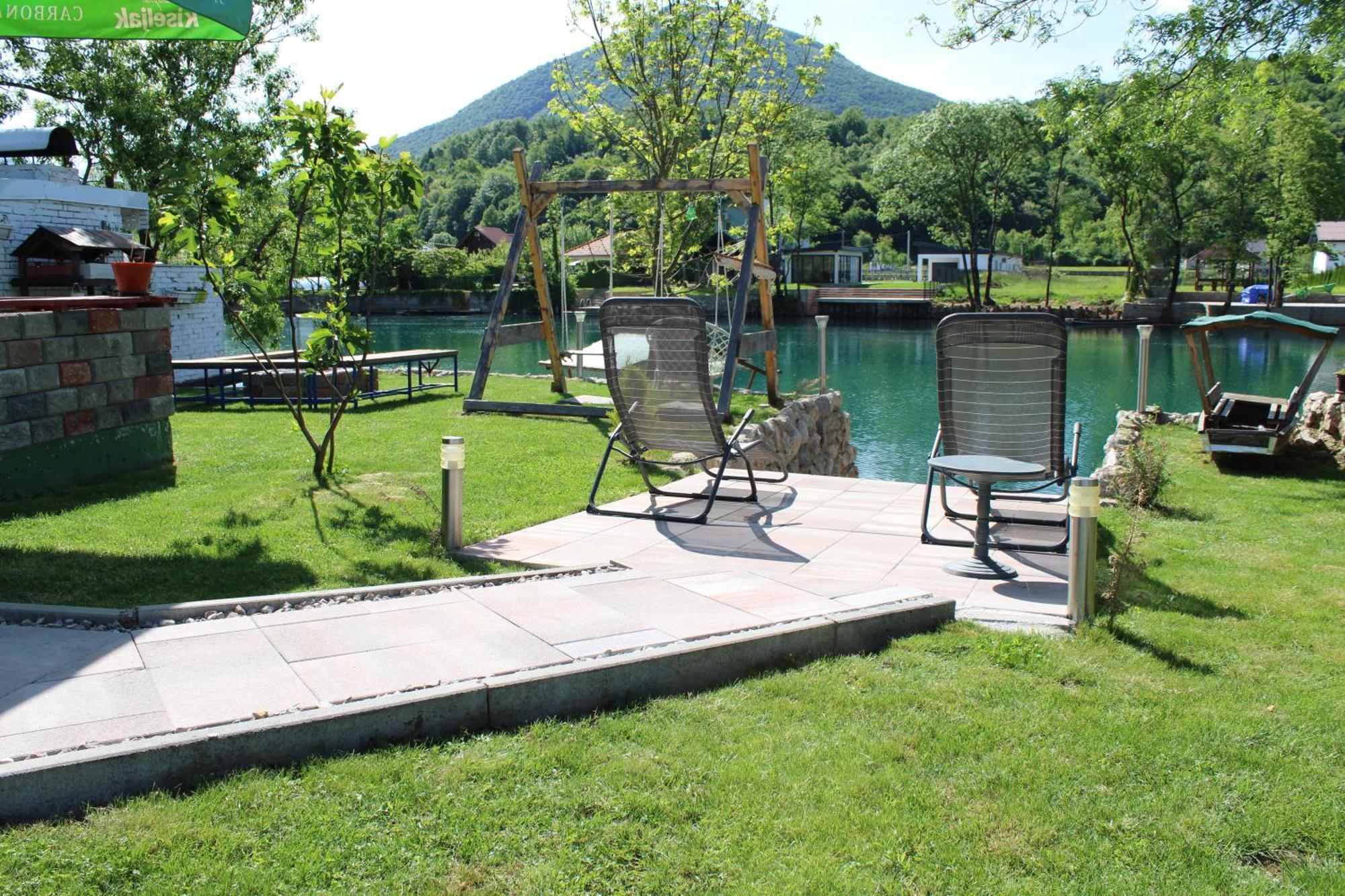 Am Una Lux House Bihac Exterior photo