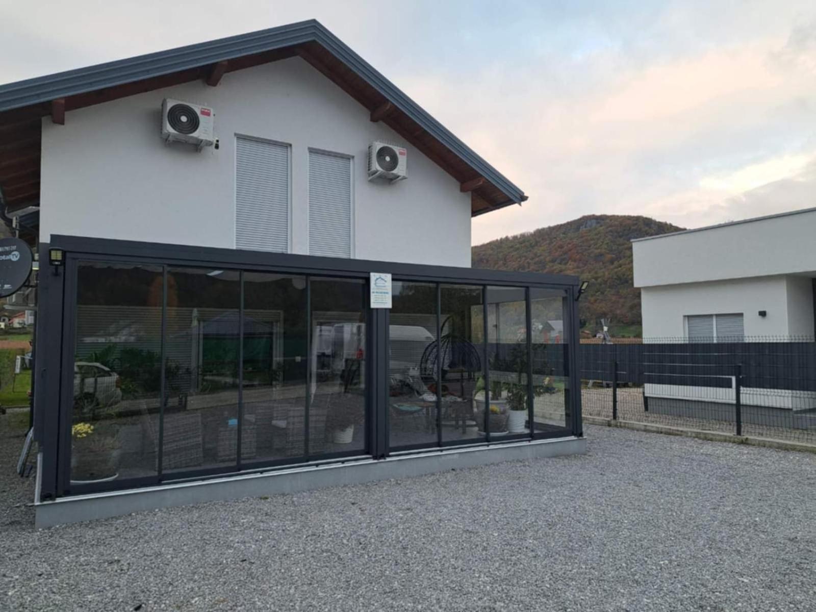 Am Una Lux House Bihac Exterior photo